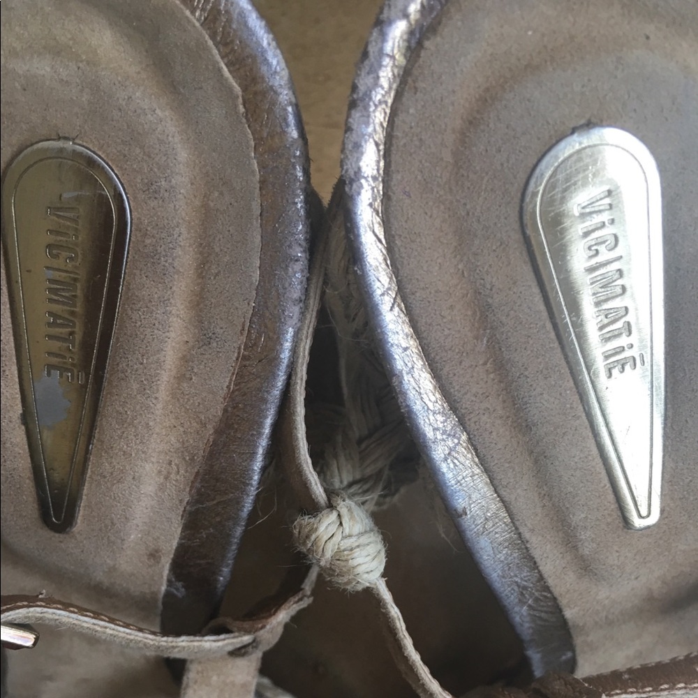 Shoes - Picture 6 of 8